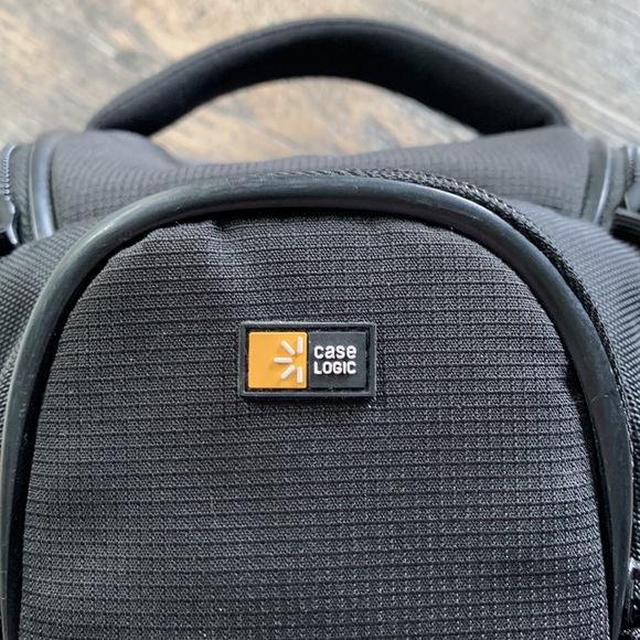 Case Logic Camera Bag - Picture 2 of 11